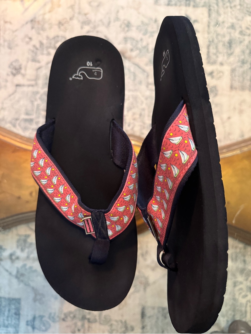Vineyard Vines Black Flip Flops with Coral Sailboat Straps Preppy Nautical Sz 10